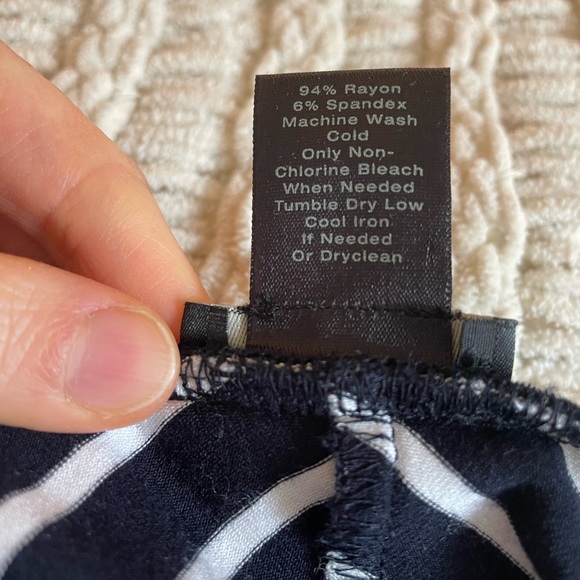 Ann Taylor, Petite Chevron Skirt XXS - Picture 4 of 4